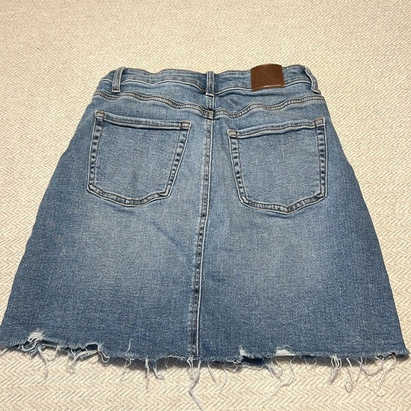Maurices Blue Distressed Denim Mini Skirt. Size 4 - Picture 2 of 10